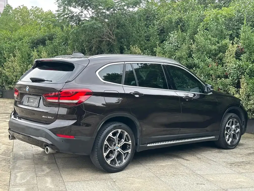 BMW X1 — фото 5