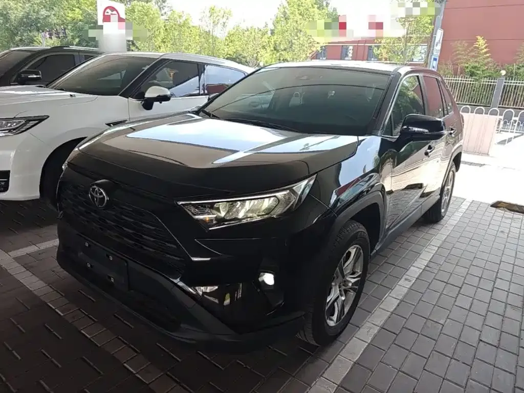 Toyota RAV4 — фото 4