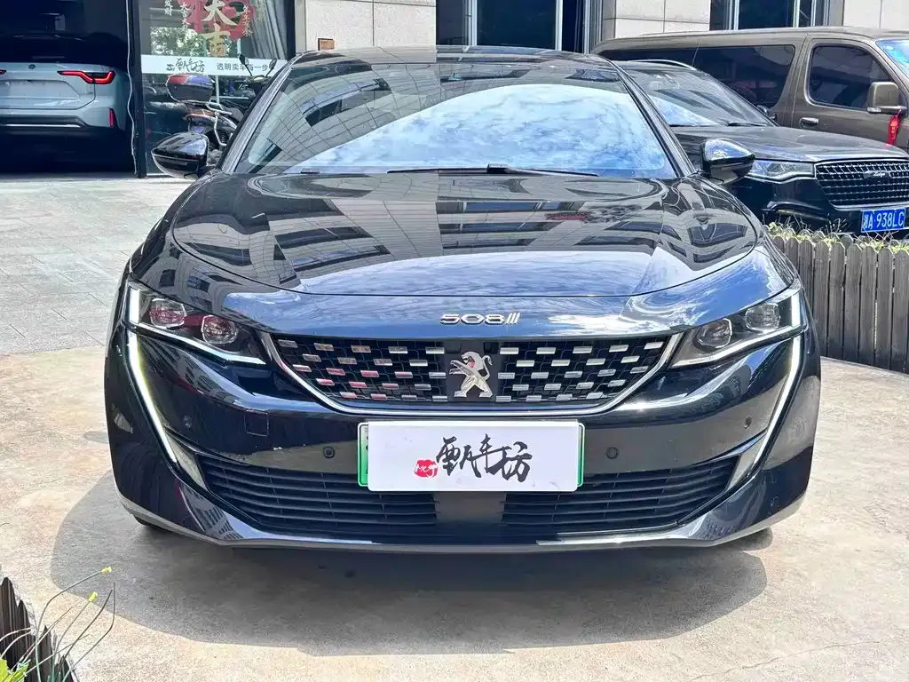 Peugeot 508L PHEV — фото 9