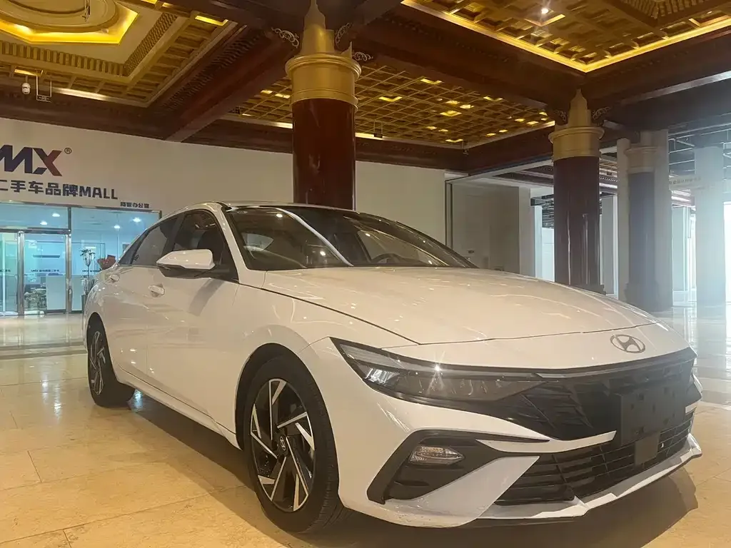 Hyundai Elantra — фото 6