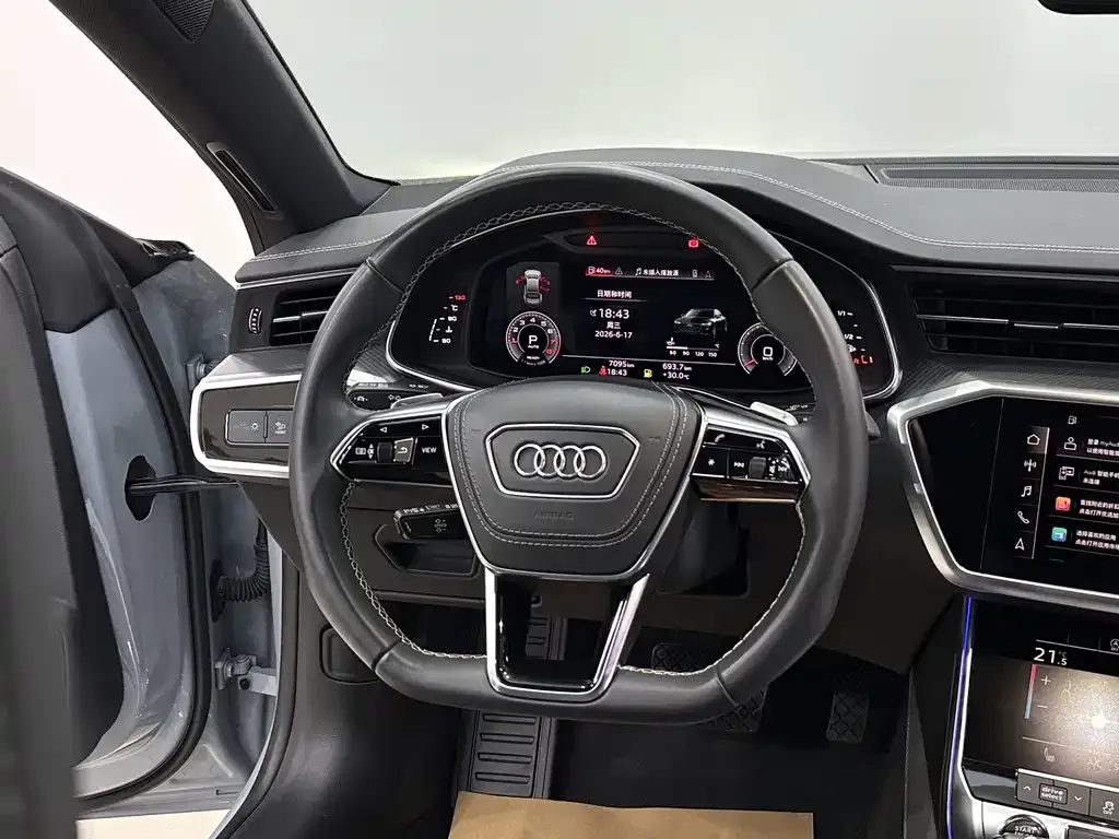 Audi A7L — фото 9