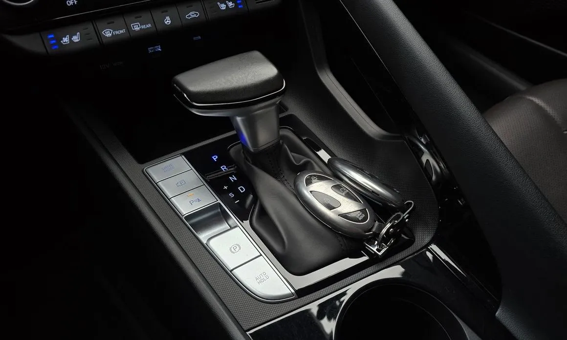 Hyundai AVANTE — фото 3