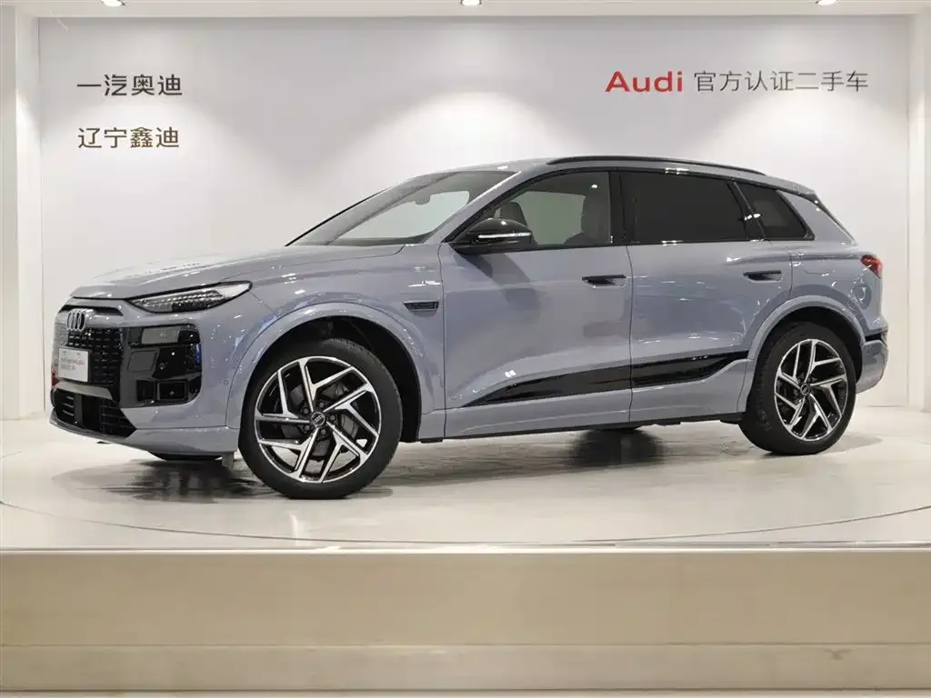 Audi Q6L e-tron — фото 1