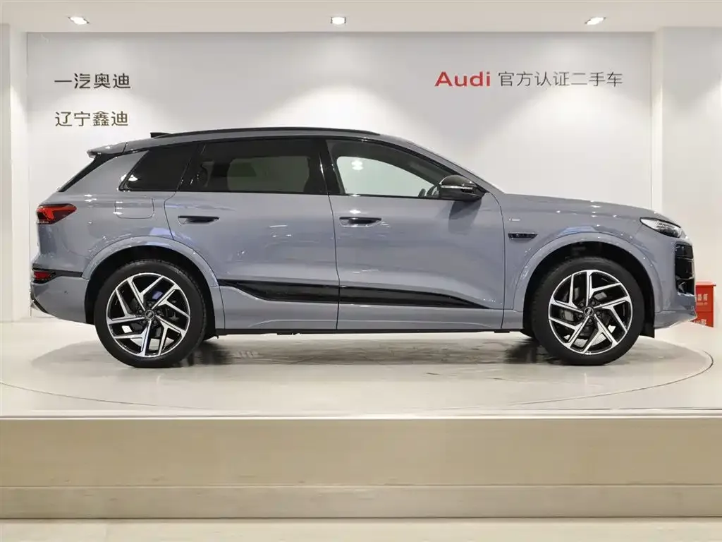 Audi Q6L e-tron — фото 2