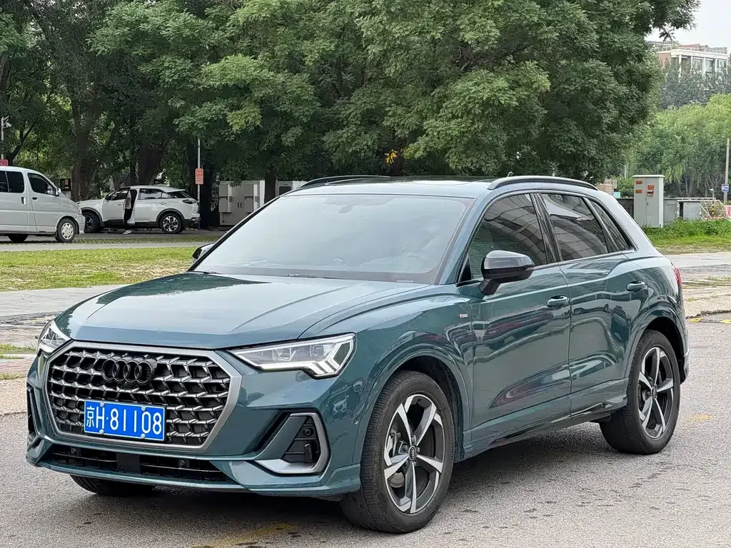 Audi Q3 — фото 1