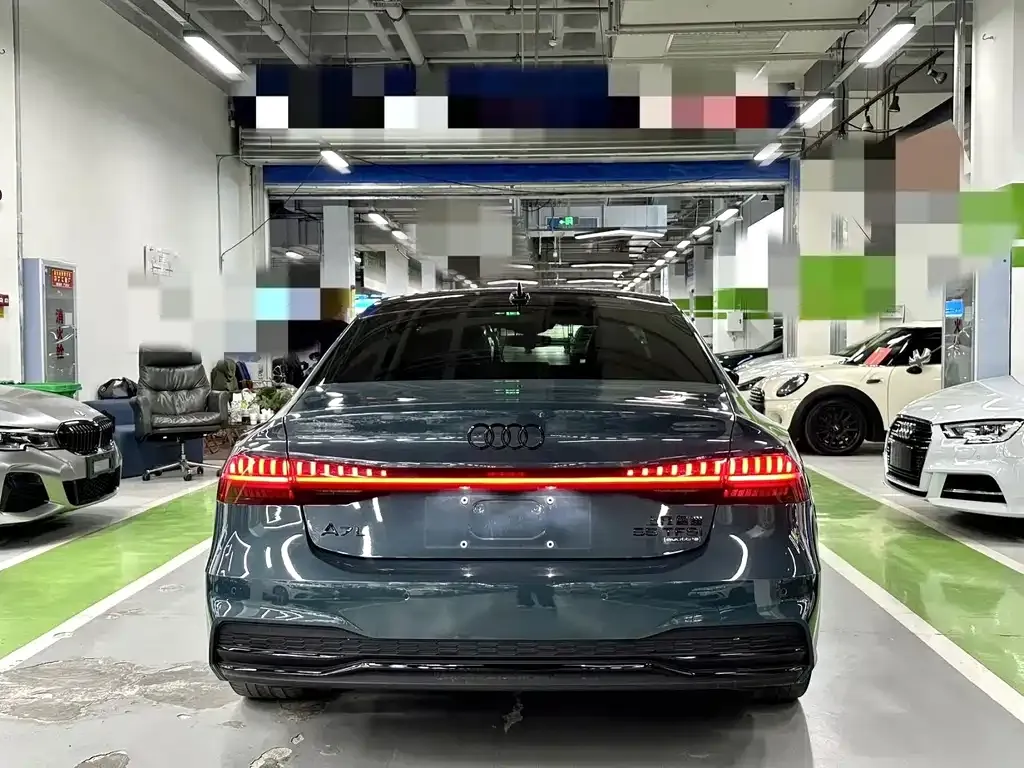 Audi A7L — фото 2
