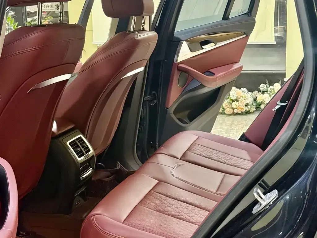 BMW iX3 2024 из CN, фото 2