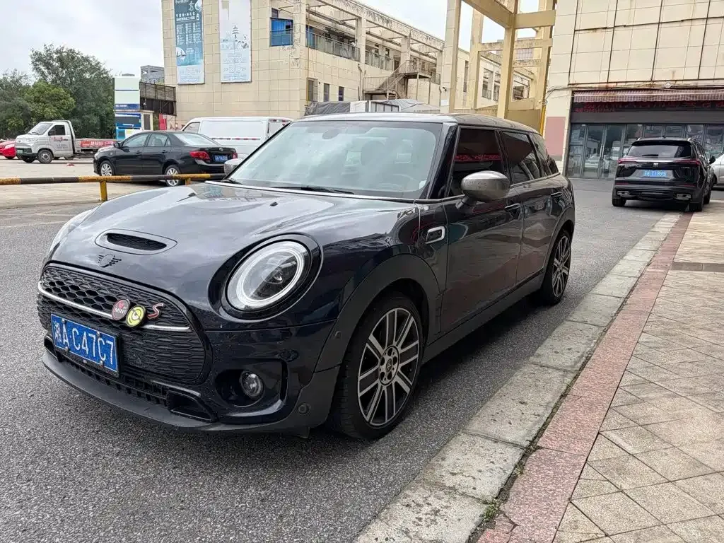 MINI Clubman — фото 1