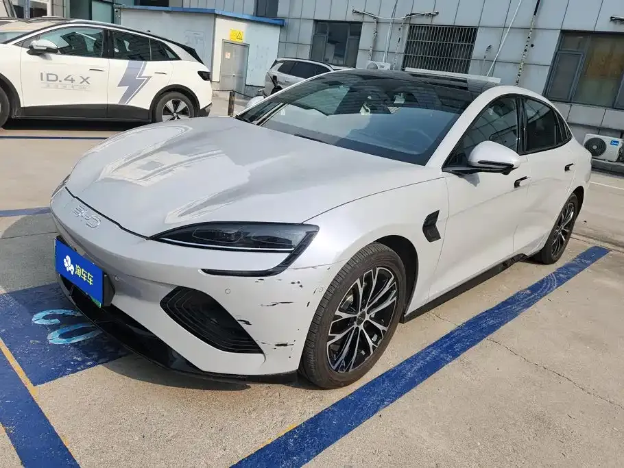 BYD Seal — фото 1