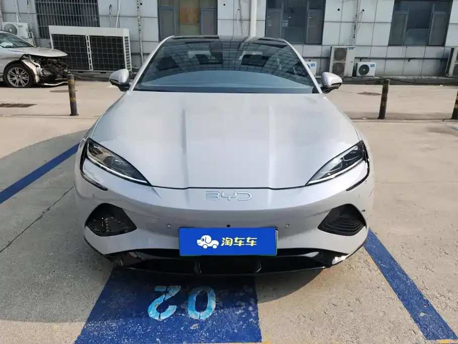 BYD Seal — фото 9