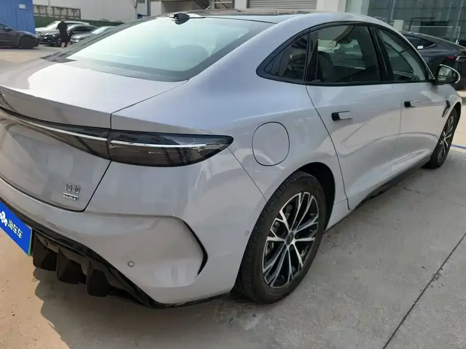 BYD Seal — фото 2
