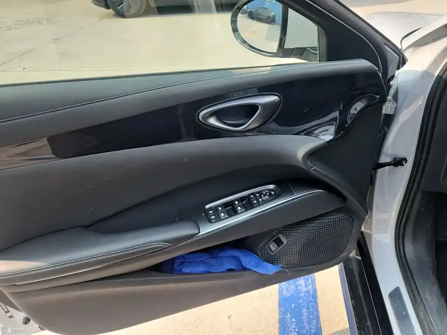 BYD Seal — фото 10