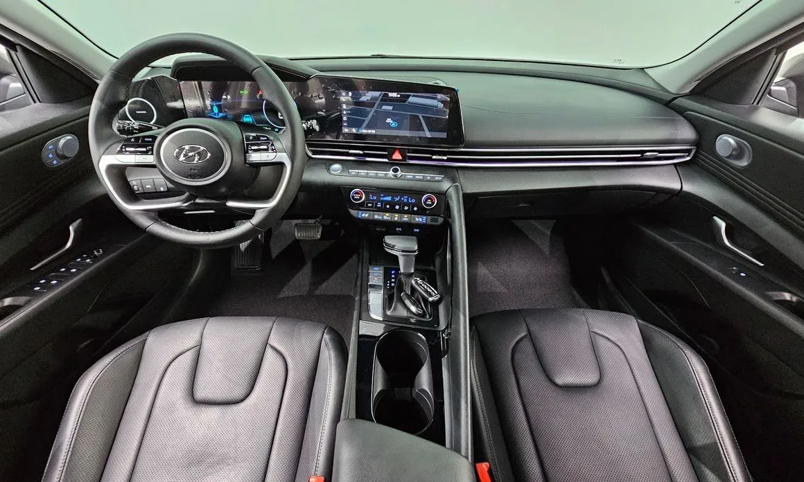Hyundai AVANTE — фото 8