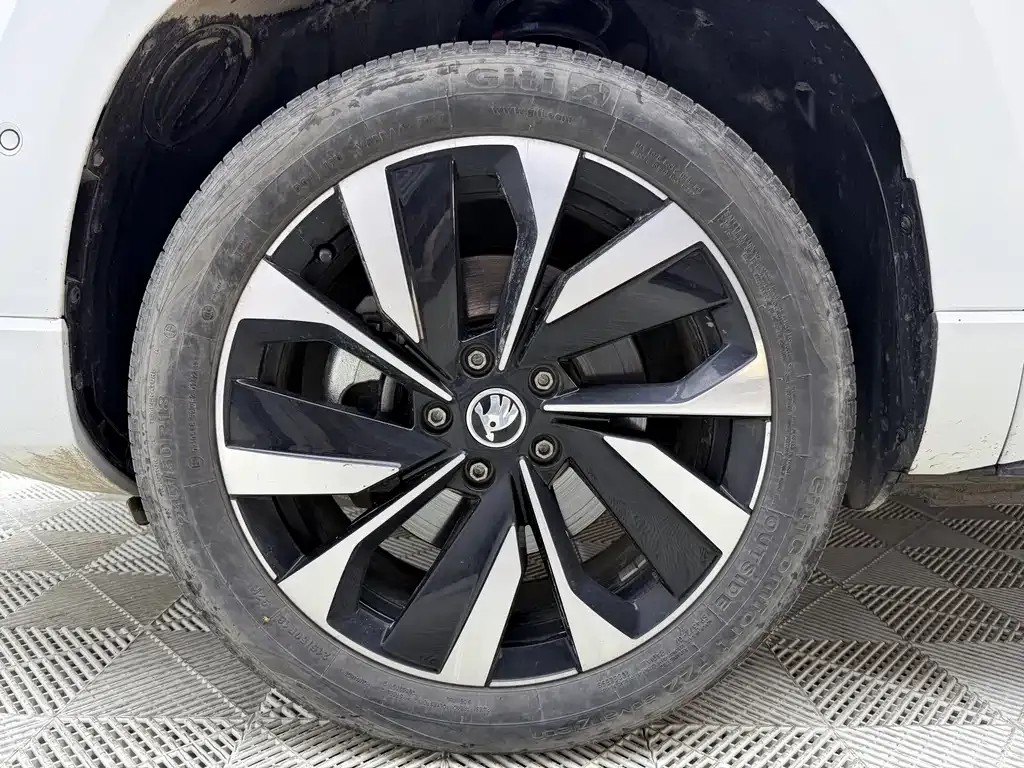 Skoda Karoq — фото 7