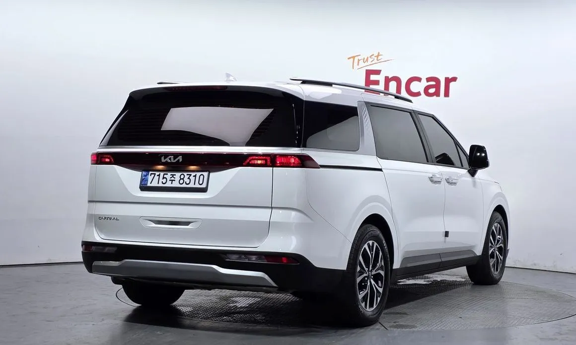 Kia Carnival — фото 4