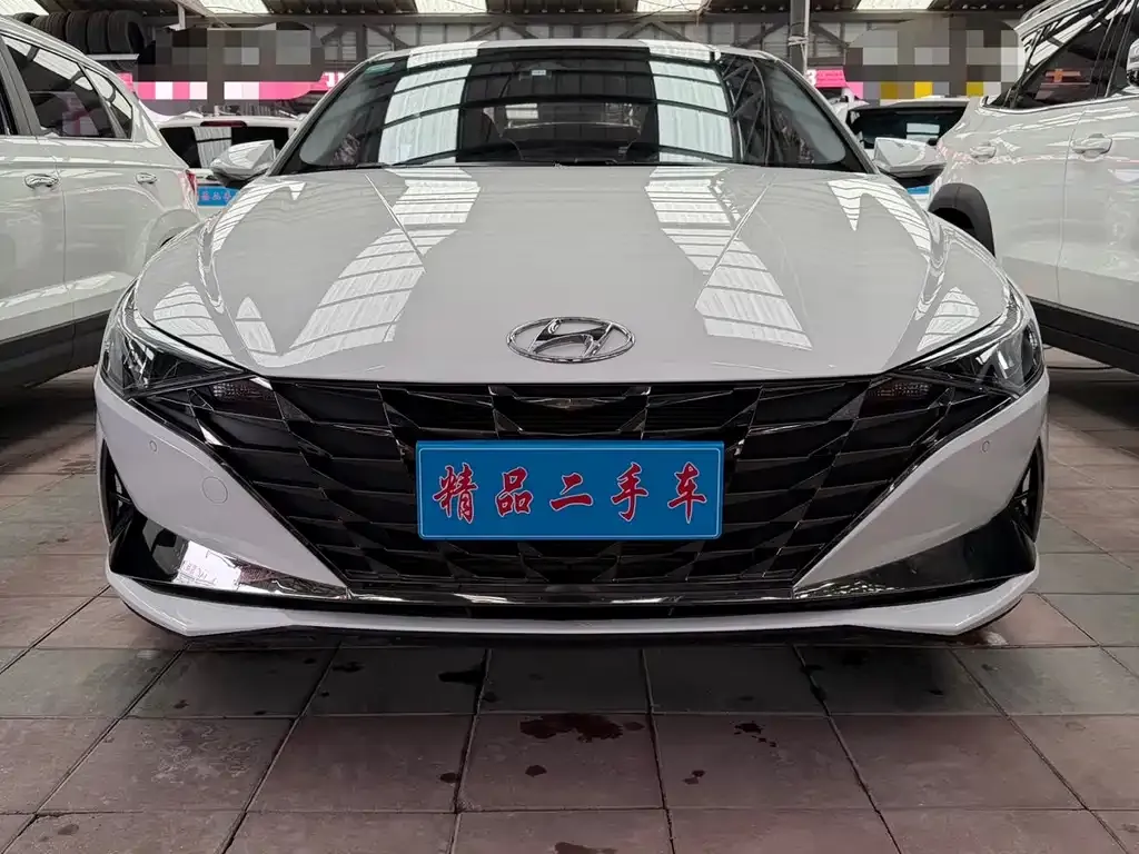 Hyundai Elantra — фото 10
