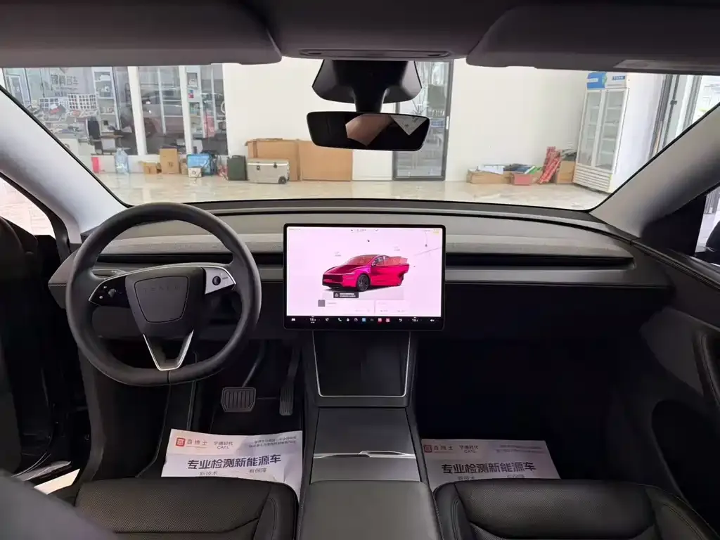 Tesla Model Y — фото 2