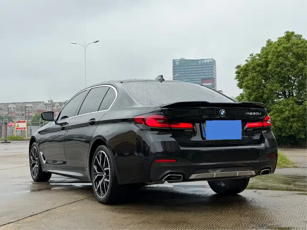 BMW 5 Series — фото 3