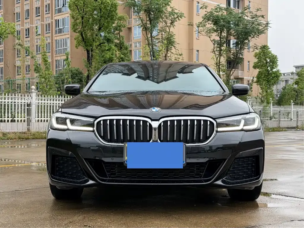 BMW 5 Series — фото 10