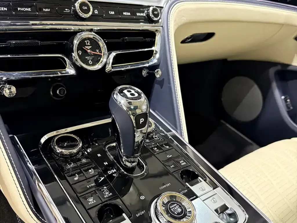 Bentley Flying Spur — фото 7