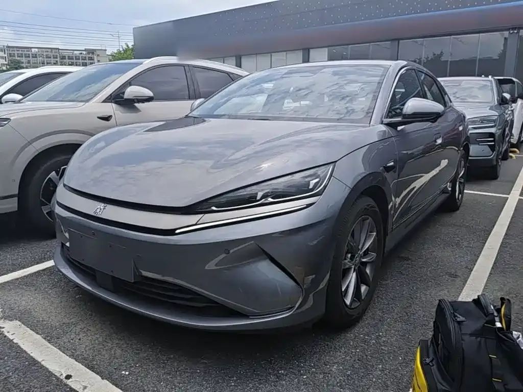 BYD Qin L — фото 1