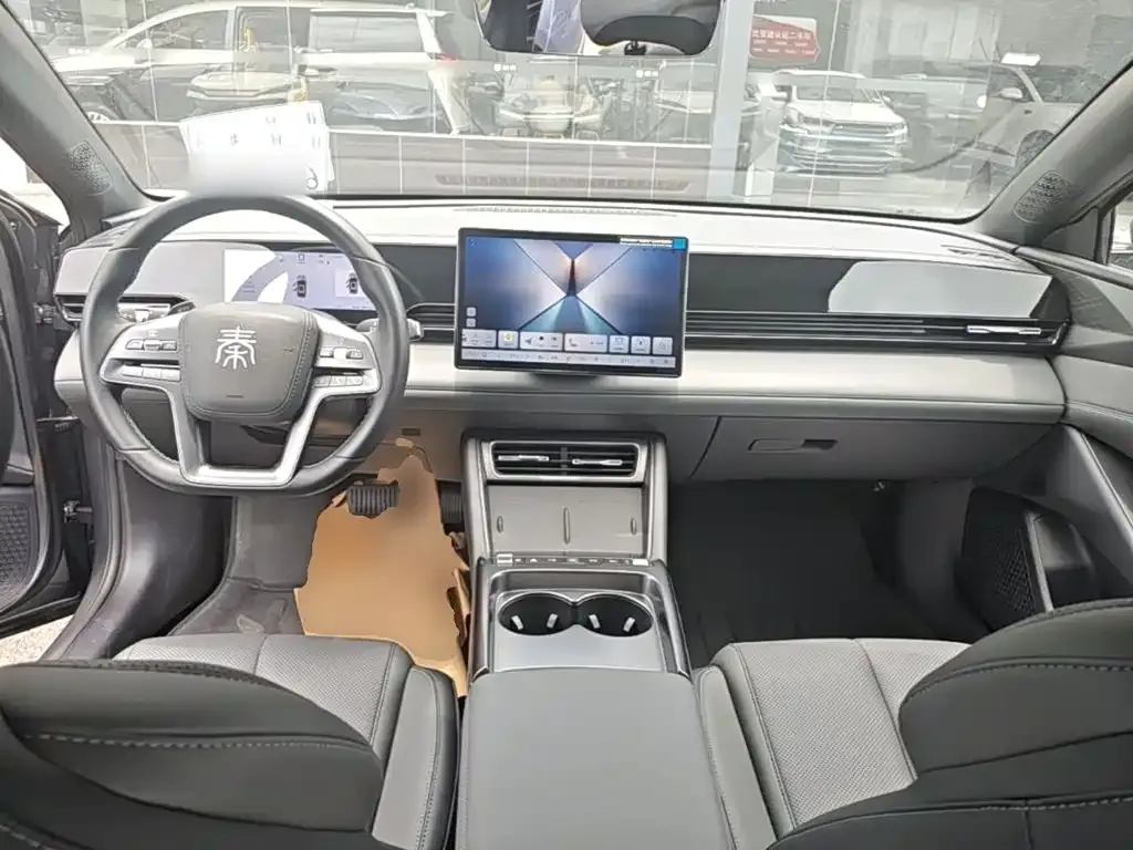 BYD Qin L — фото 10