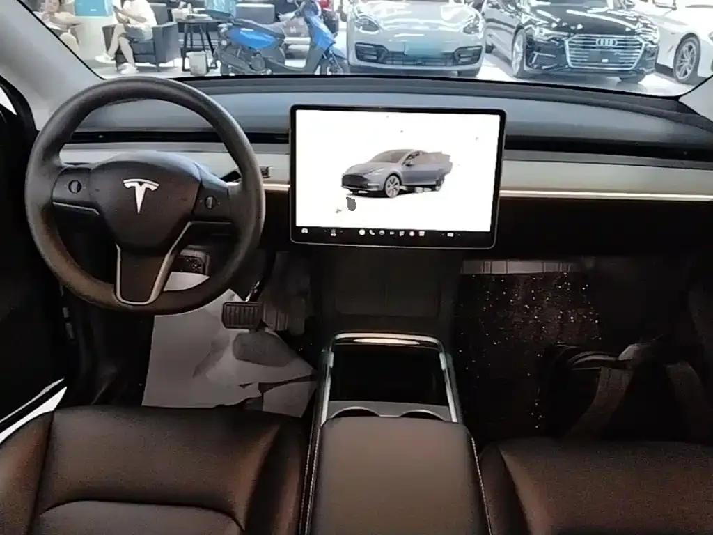 Tesla Model Y — фото 4