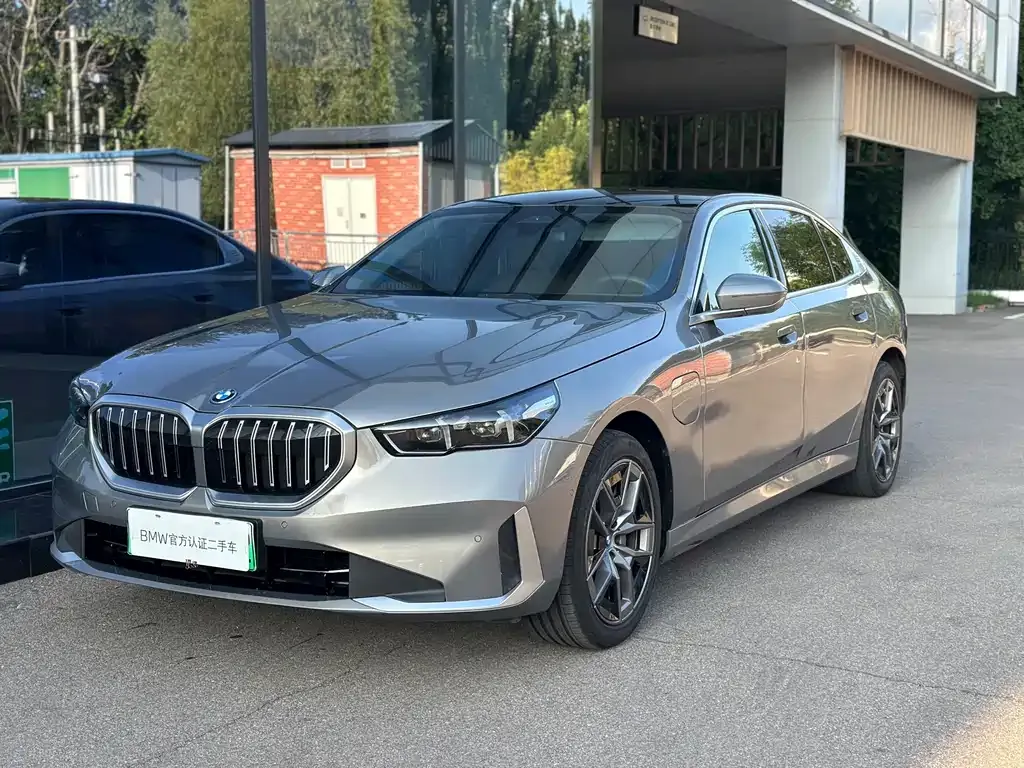 BMW i5 — фото 1