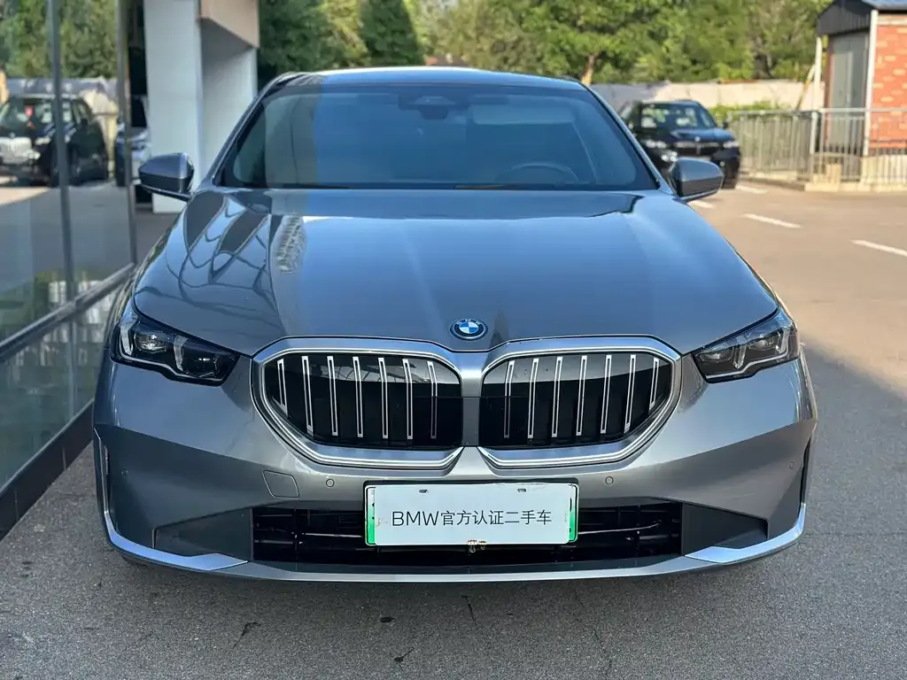 BMW i5 — фото 3