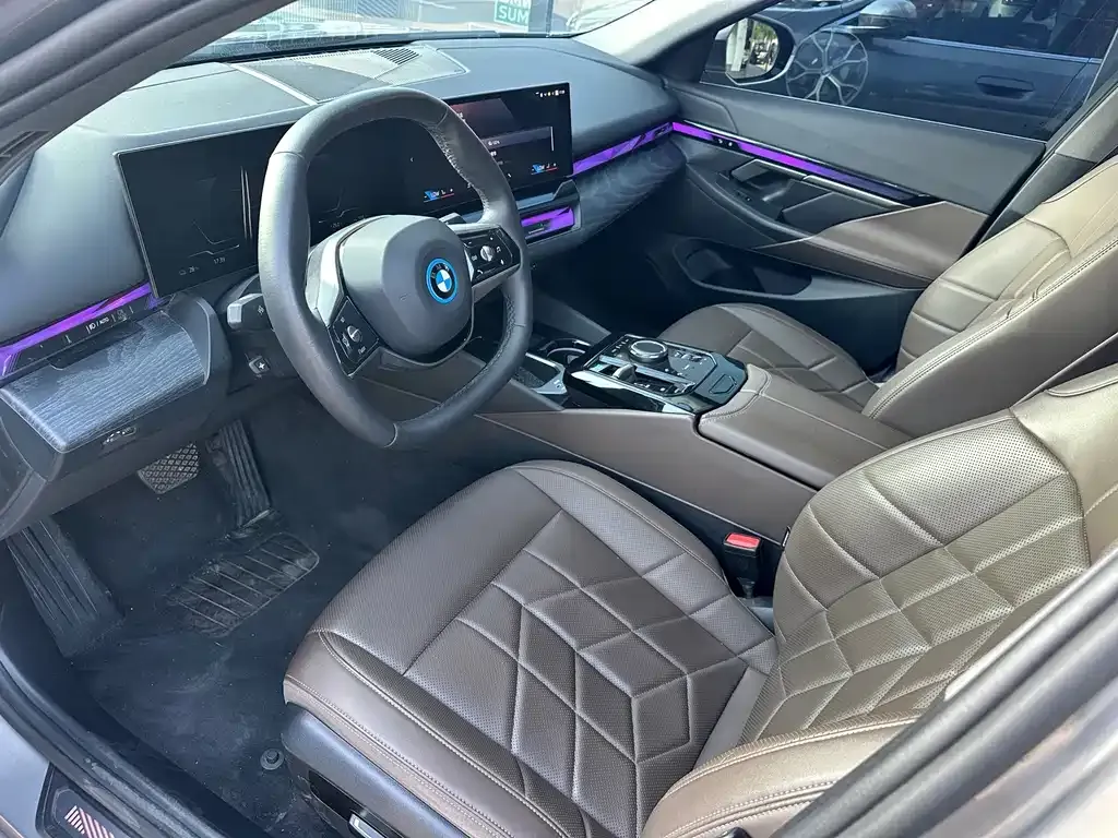 BMW i5 — фото 7