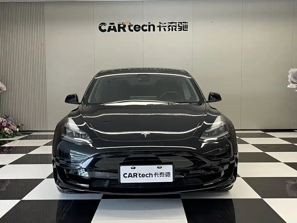 Tesla Model 3 — фото 2