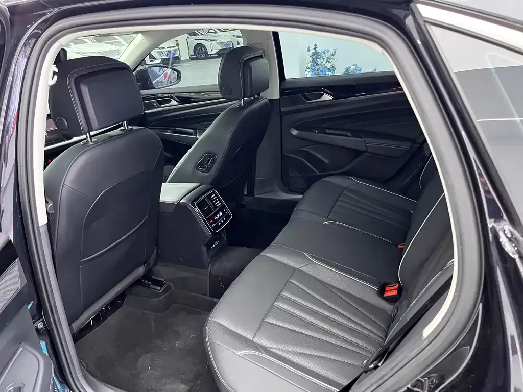 Volkswagen Passat — фото 7