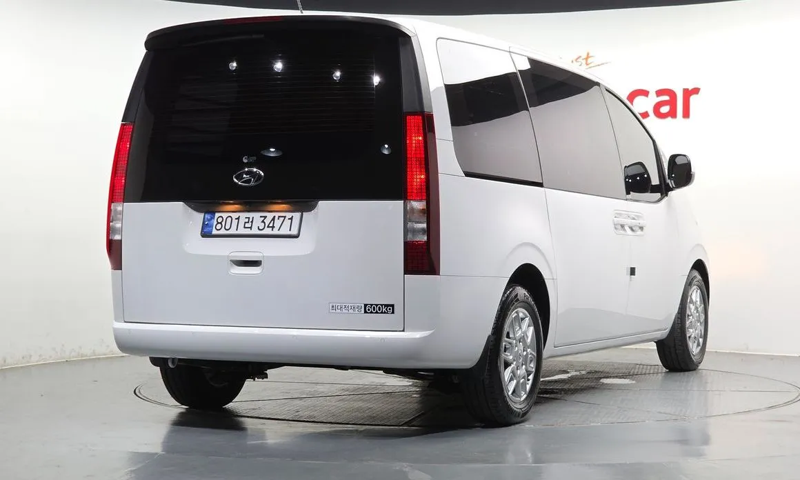 Hyundai Staria — фото 2