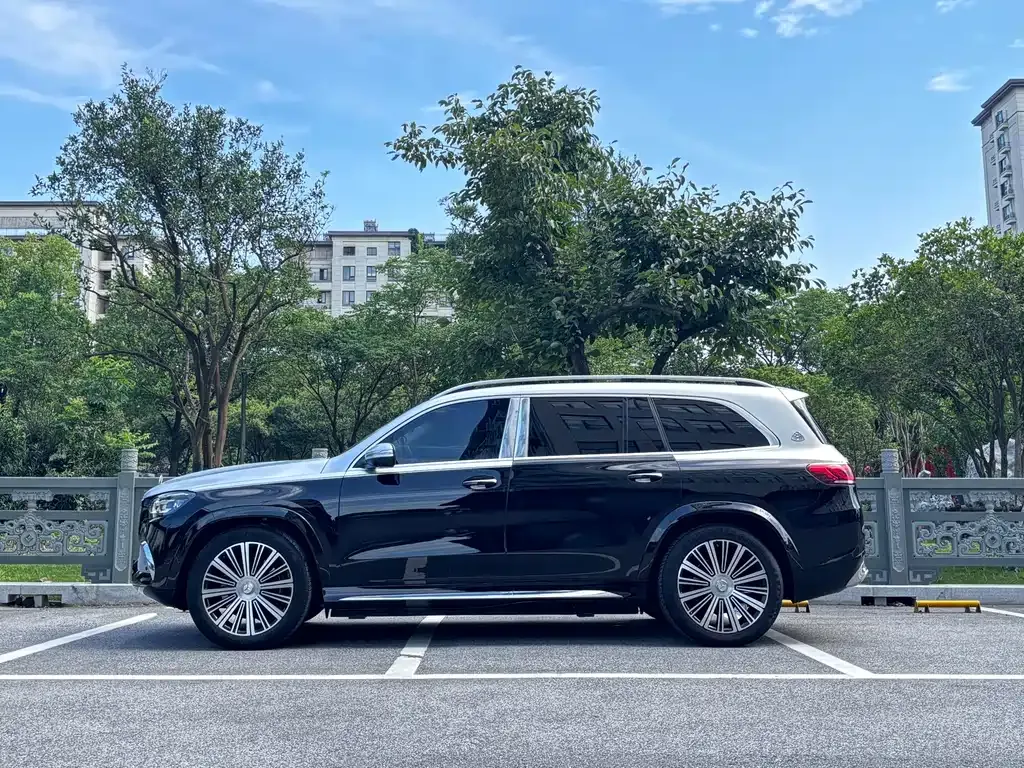 Mercedes-Benz GLS — фото 10