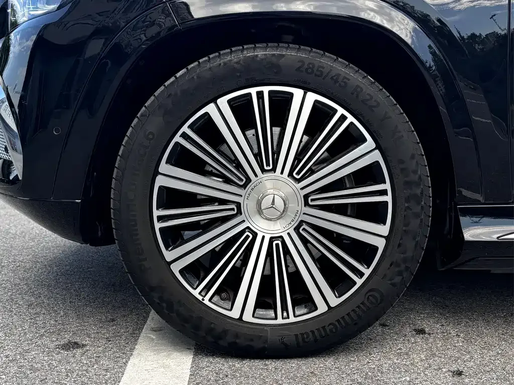 Mercedes-Benz GLS — фото 6