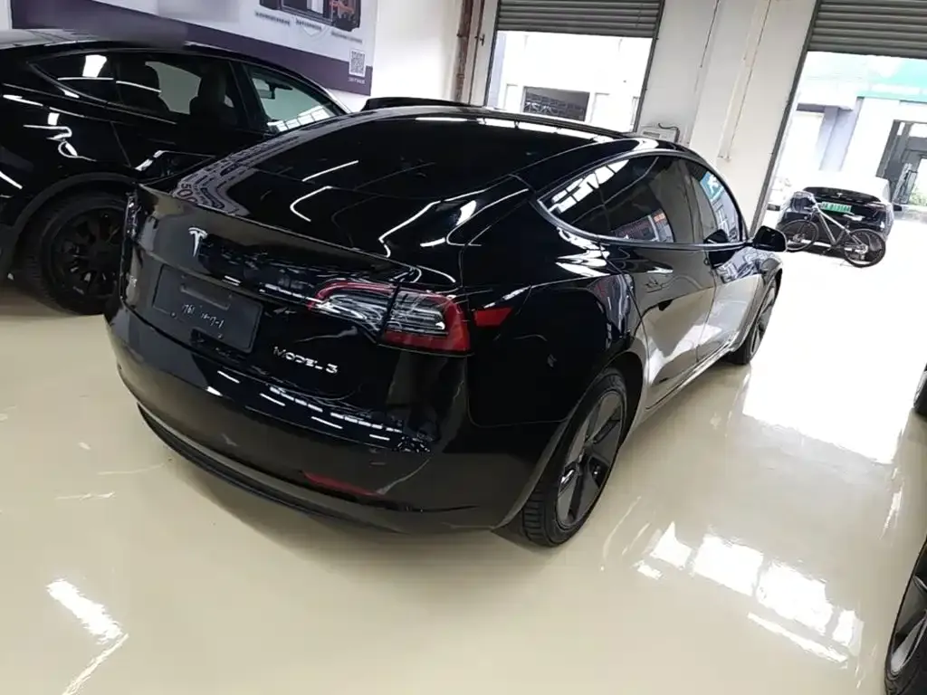Tesla Model 3 — фото 2