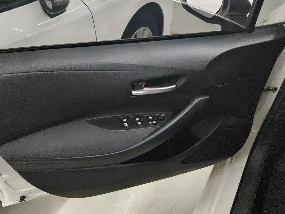 Toyota Corolla 2023 из CN, фото 9