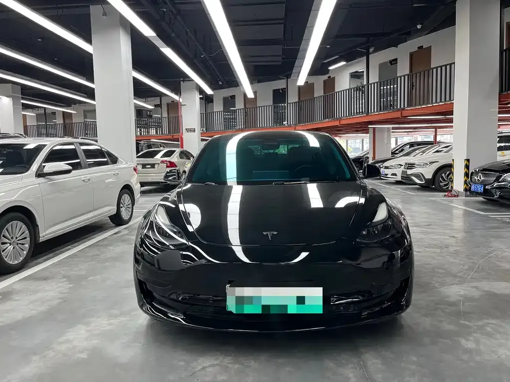 Tesla Model 3 — фото 8