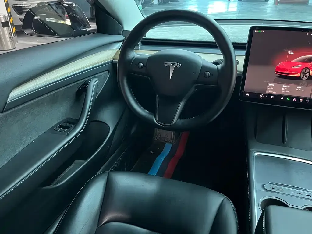 Tesla Model 3 — фото 4
