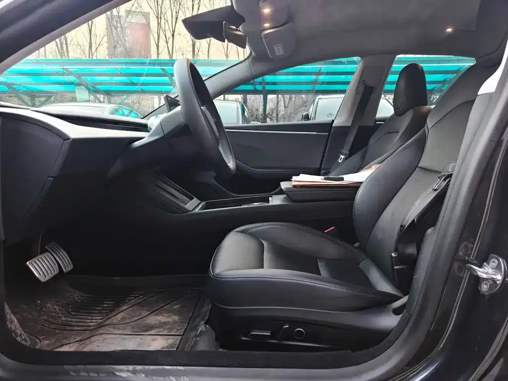 Tesla Model 3 — фото 3