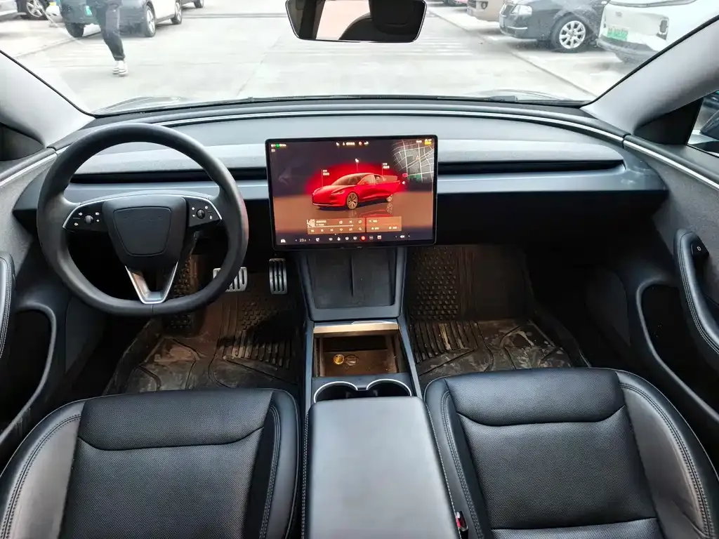 Tesla Model 3 — фото 8