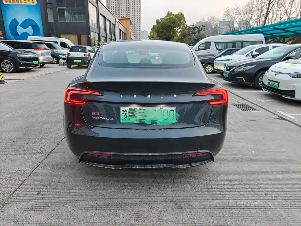 Tesla Model 3 — фото 5
