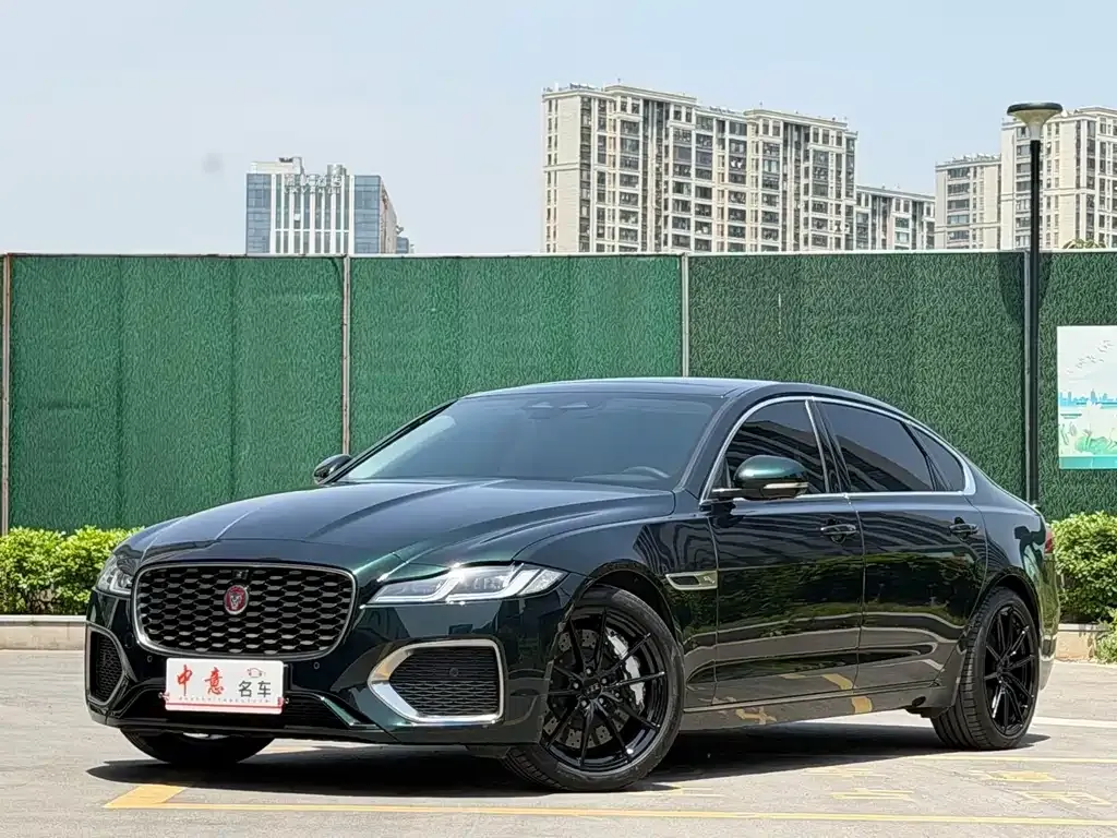 Jaguar XFL — фото 1