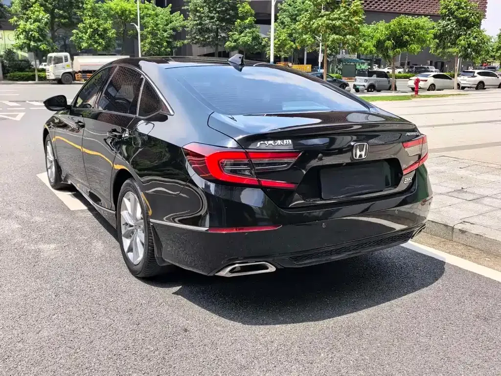 Honda Accord — фото 3
