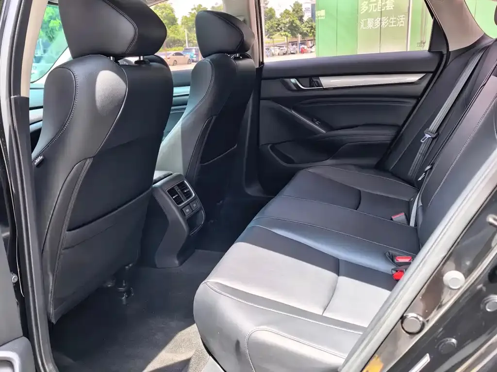 Honda Accord — фото 4