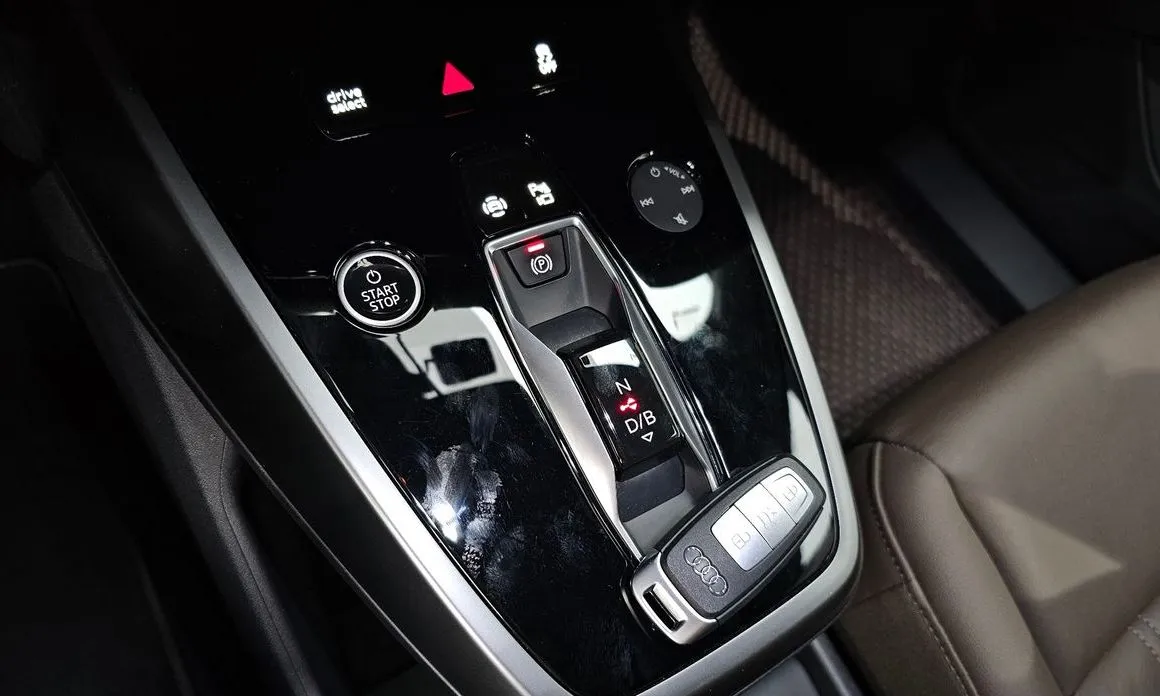 Audi Q4 e-tron 2023 из KR, фото 5