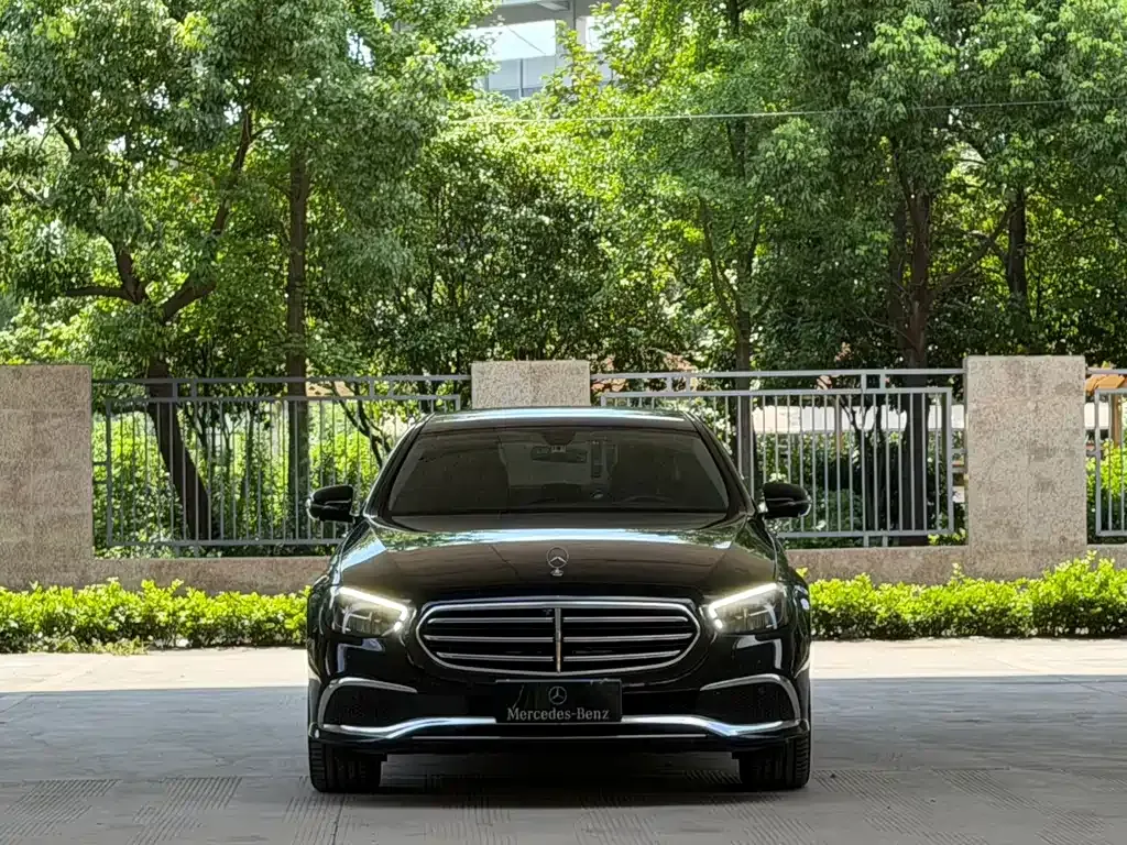Mercedes-Benz E-Class — фото 9