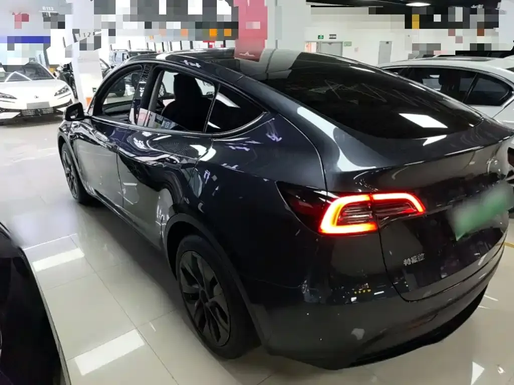 Tesla Model Y — фото 7