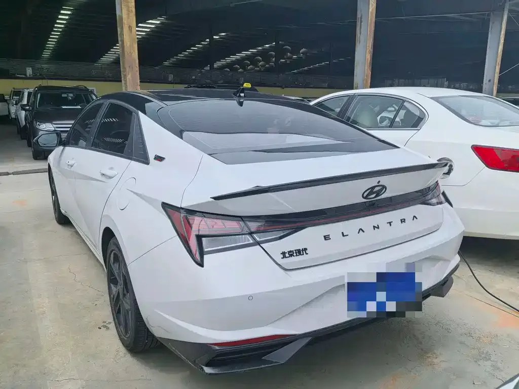 Hyundai Elantra — фото 4