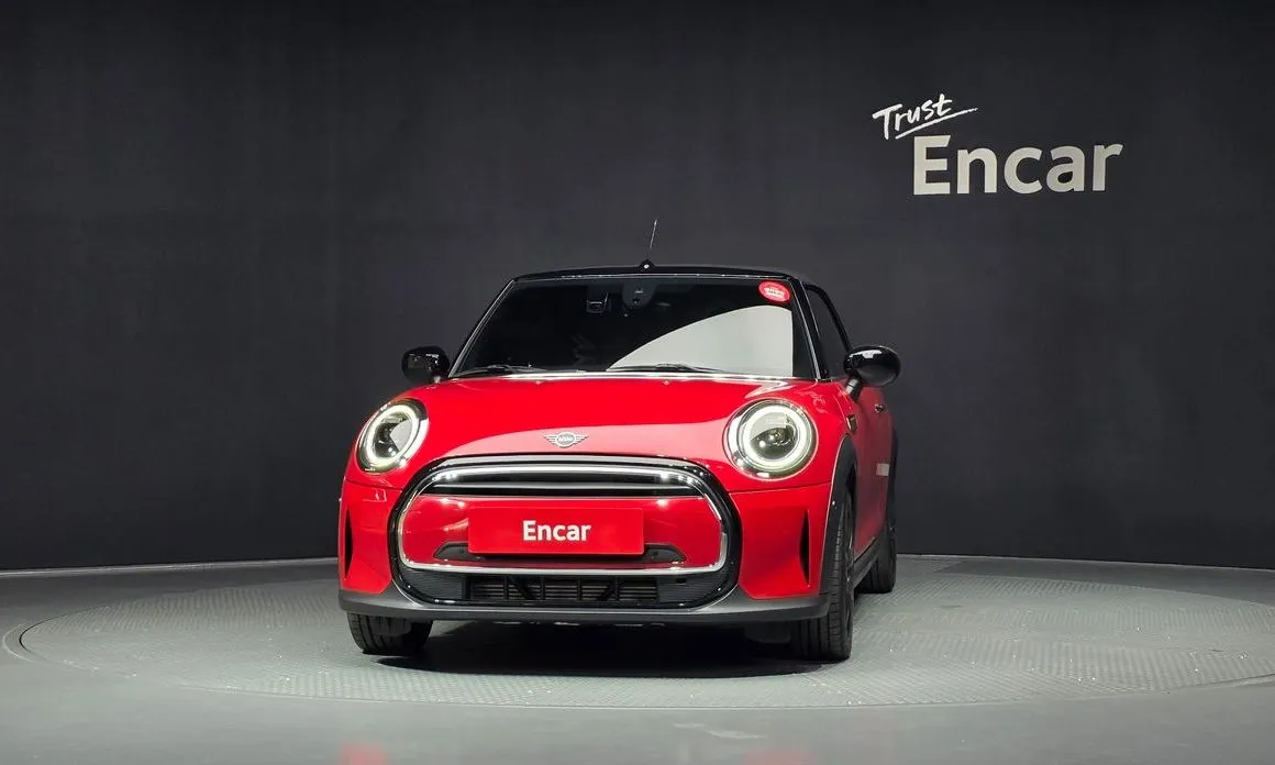 Mini Cooper Convertible 2024 из KR, фото 2